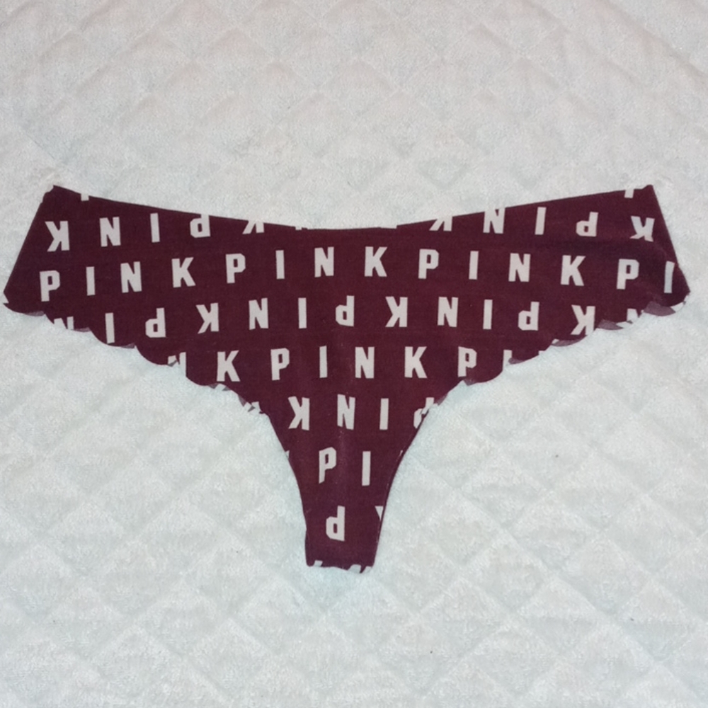 ❤ Victoria's Secret PINK Scalloped Thong